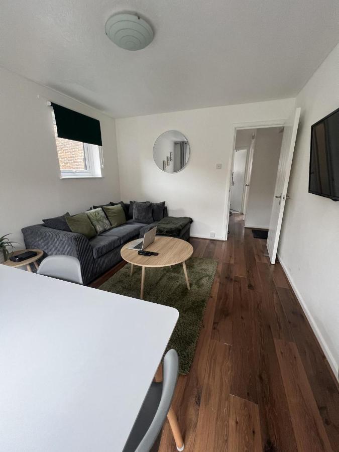 Canary Wharf Haven - Spacious & Homely Entire 1 Bedroom Flat Londres Exterior foto